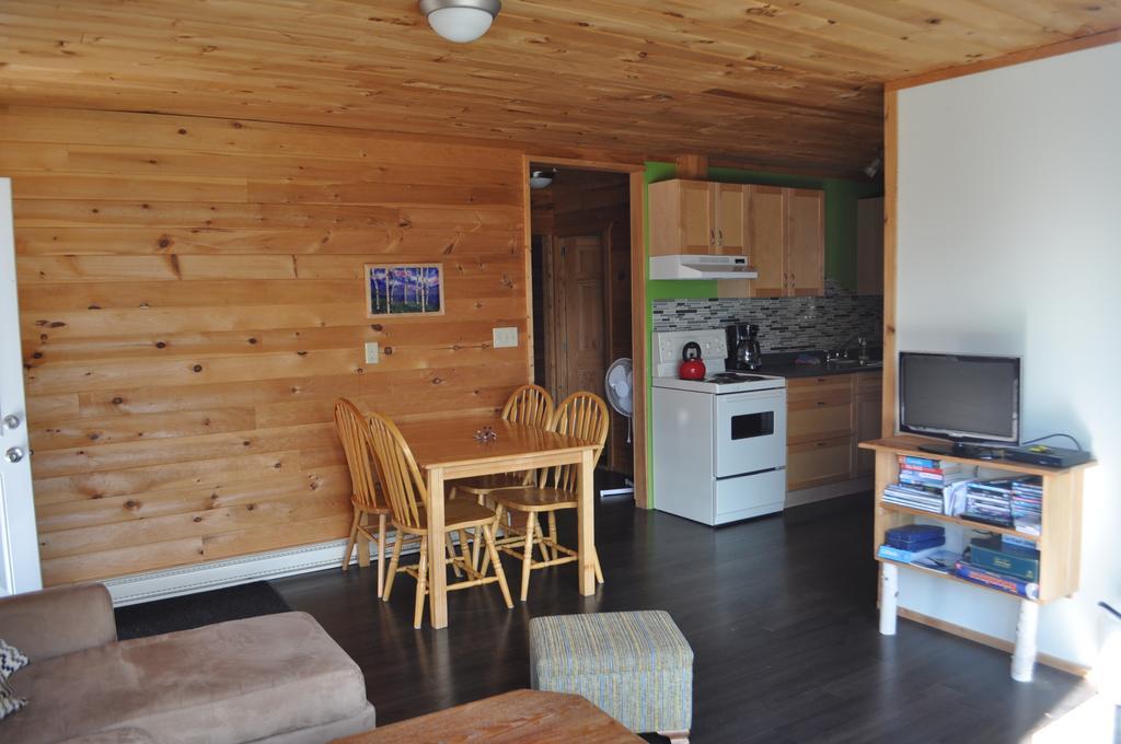 The Sleeping Moose Cottage Birch Plain Exteriör bild